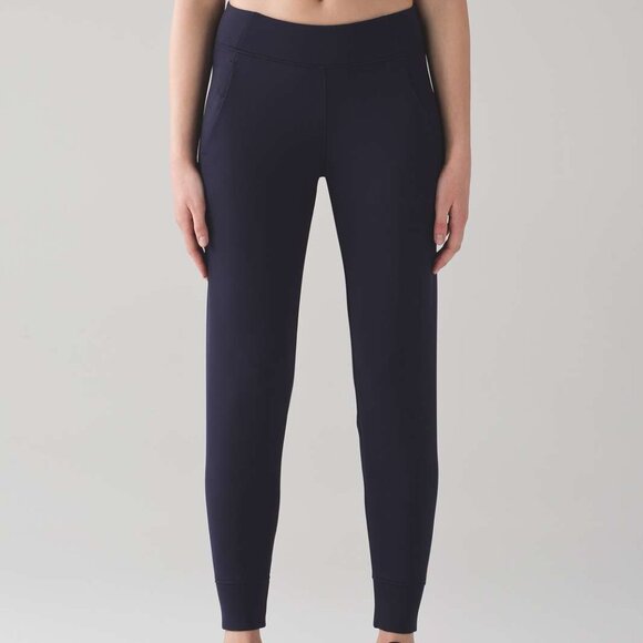 lululemon athletica Women's Embrace The Space 29" Pants in Midnight Navy -Size 6 - Picture 1 of 6